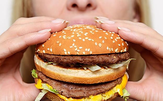 Medio siglo de la hamburguesa más famosa (y grande)