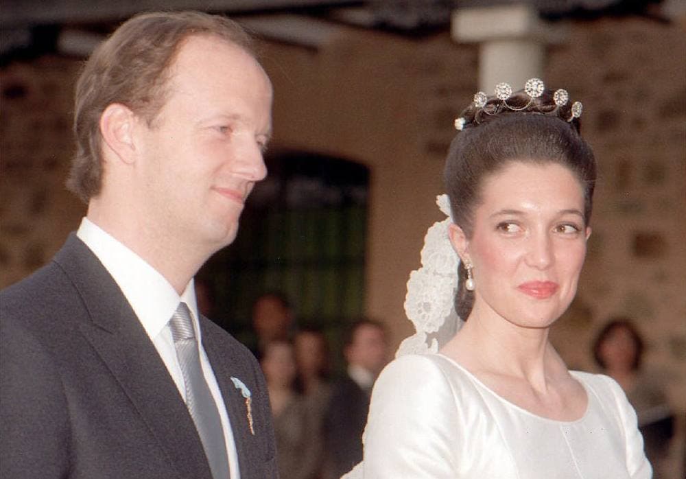 14.07.96 María de Borbón dos Sicilias, prima del rey de España, junto a su novio Rudolf de Austria en el día de su boda.