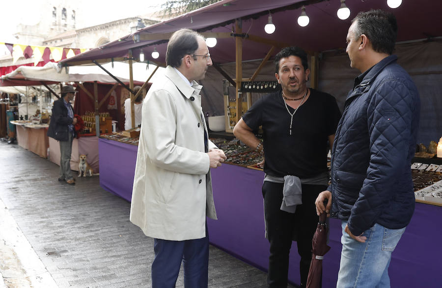 Fotos: El Mercado Jurásico lleva a Palencia a la prehistoria