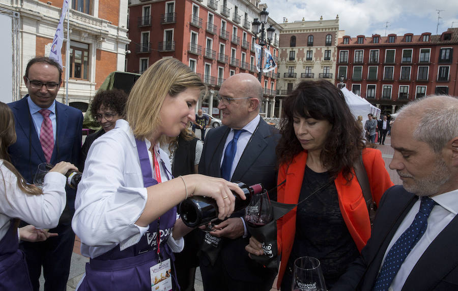 Fotos: Inauguración de &#039;Valladolid, Plaza Mayor del Vino´ en la Plaza Mayor de la capital