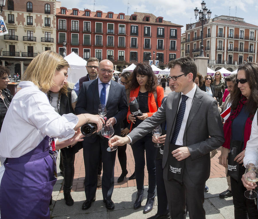 Fotos: Inauguración de &#039;Valladolid, Plaza Mayor del Vino´ en la Plaza Mayor de la capital