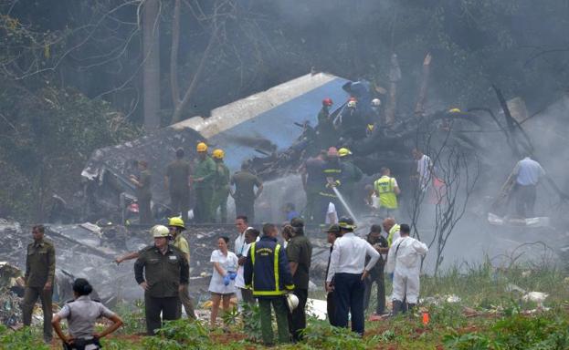 Al menos 107 muertos tras estrellarse un avión en Cuba