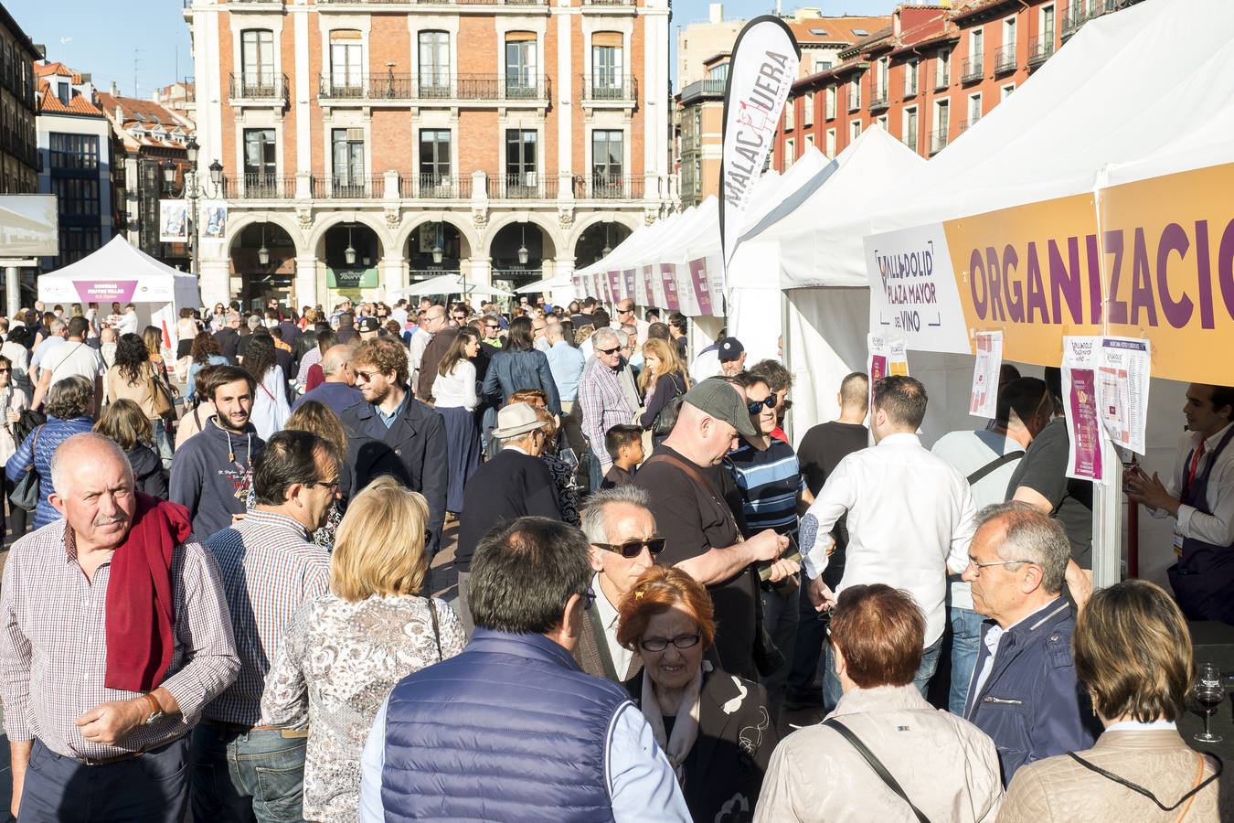 Fotos: Jornada del sábado por la tarde en la feria &#039;Valladolid, Plaza Mayor del Vino&#039;