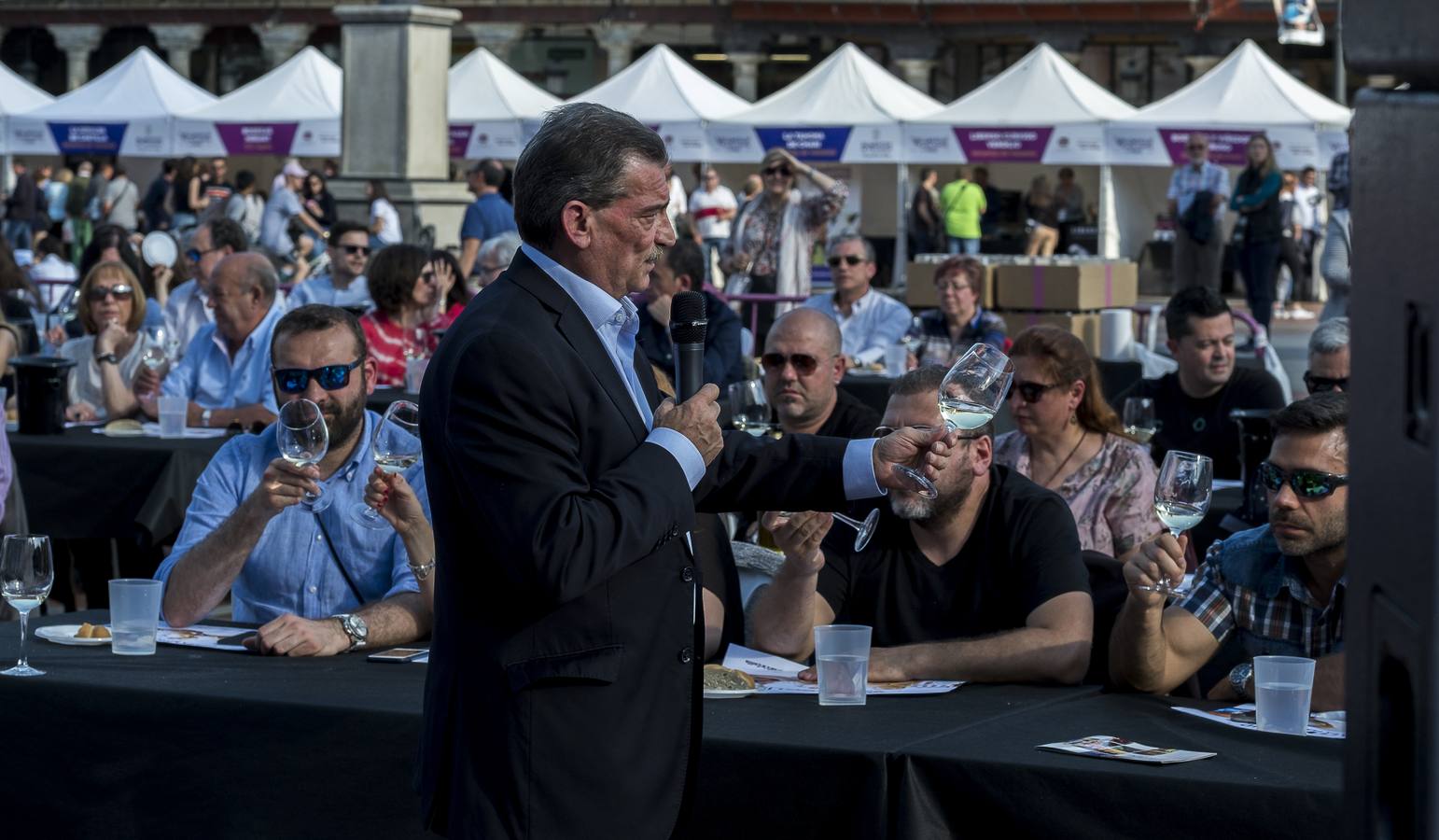 Fotos: Jornada del sábado por la tarde en la feria &#039;Valladolid, Plaza Mayor del Vino&#039;