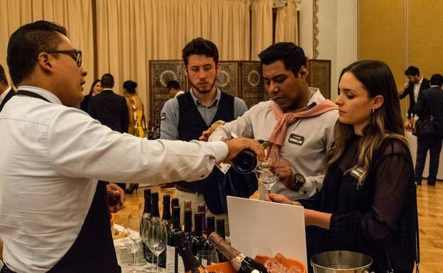 Salón selección de vinos españoles organizada por la Guía Peñín en México.El Norte