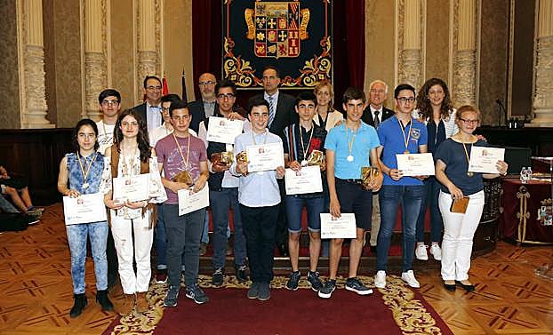 Premiados con el oro y la plata en la Olimpiada Matemática.
