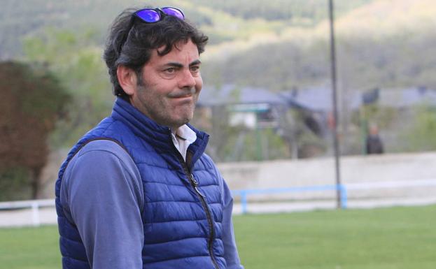 Paco Maroto, durante un partido con el CD La Granja.