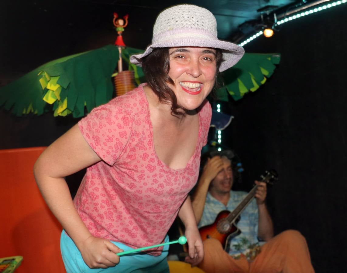 56 compañías desfilarán desde hoy y hasta el próximo domingo con actuaciones que van desde el mero espectáculo de entretenimiento hasta la denuncia de temas tan profundos como la emigración, la lucha de clases...