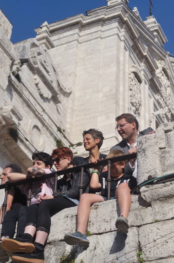 56 compañías desfilarán desde hoy y hasta el próximo domingo con actuaciones que van desde el mero espectáculo de entretenimiento hasta la denuncia de temas tan profundos como la emigración, la lucha de clases...