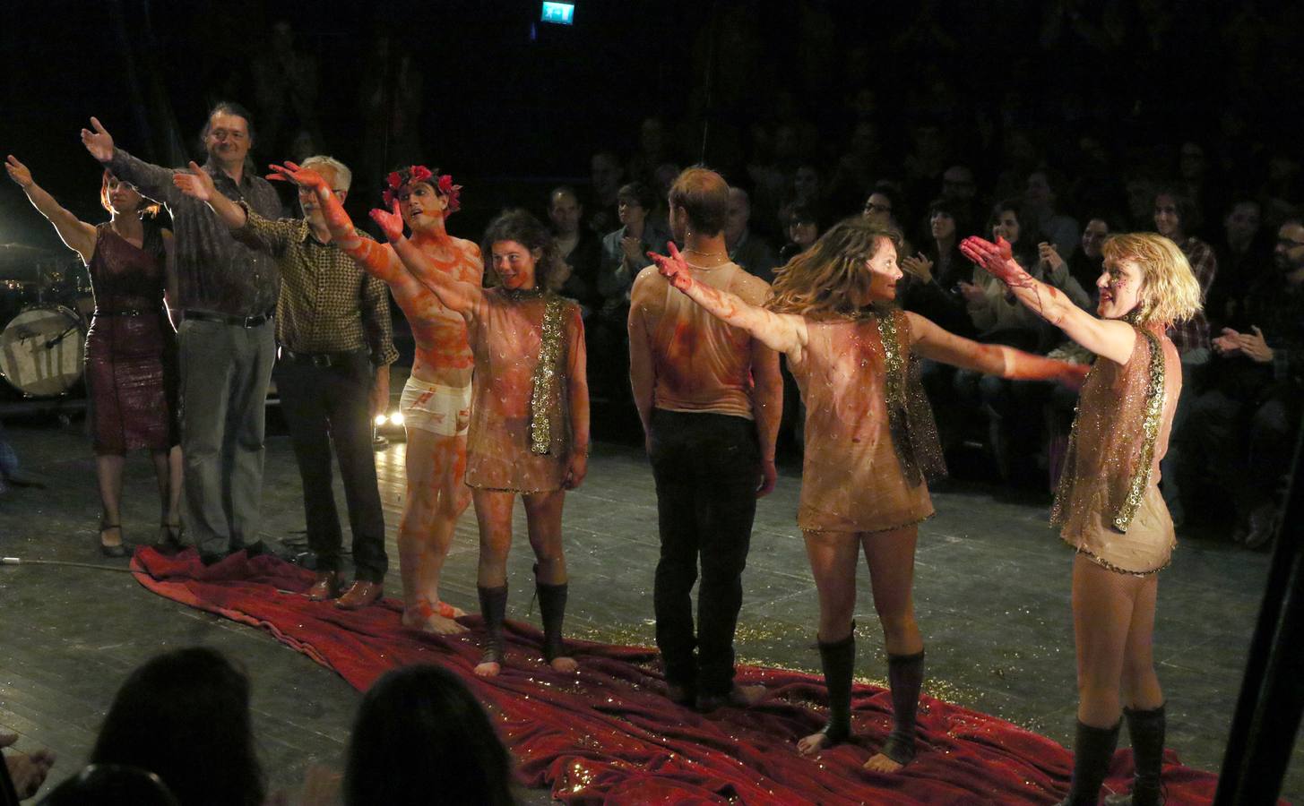 56 compañías desfilarán desde hoy y hasta el próximo domingo con actuaciones que van desde el mero espectáculo de entretenimiento hasta la denuncia de temas tan profundos como la emigración, la lucha de clases...