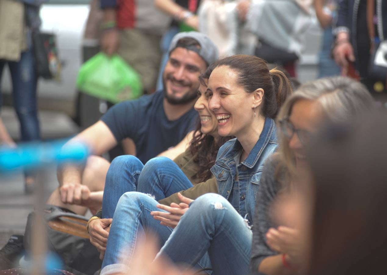 56 compañías desfilarán desde hoy y hasta el próximo domingo con actuaciones que van desde el mero espectáculo de entretenimiento hasta la denuncia de temas tan profundos como la emigración, la lucha de clases...