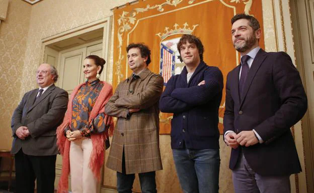 Enrique Cabero, Samantha Vallejo-Nájera, Pepe Rodríguez, JOrdi Cruz y Julio López, en el Ayuntamiento de Salamanca. 