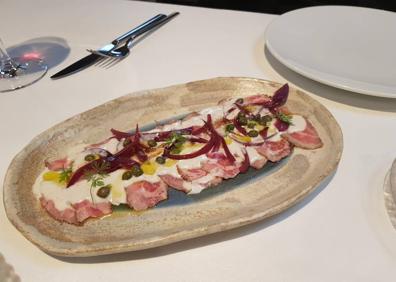 Imagen secundaria 1 - Diferentes platos de autor de La Fábrica, en Burgos. 