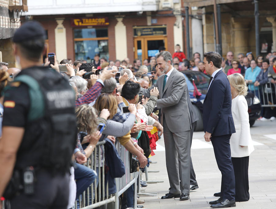Fotos: El Rey, recibido en Aguilar (2/2)
