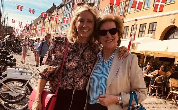 Marie Chantal de Grecia y Ana María de Grecia, felices y sonrientes en Copenhague. 