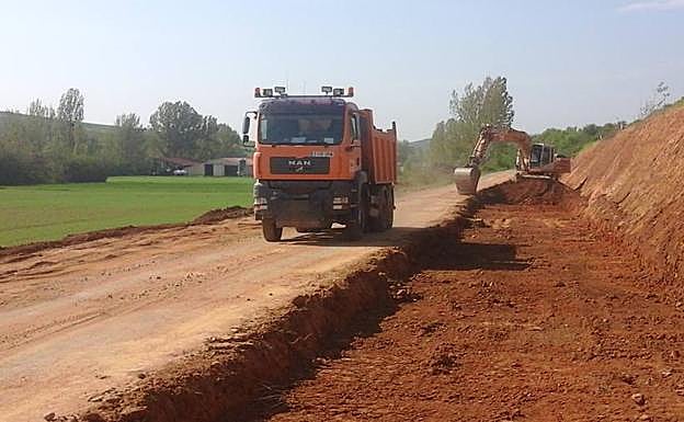 Primeros trabajos de las obras de la carretera de la Peña.