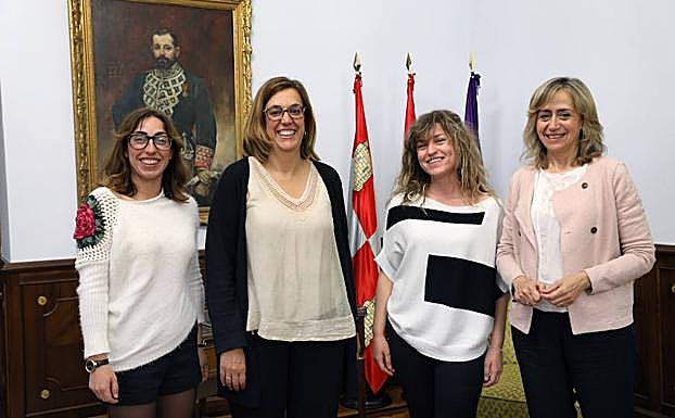 Bárbara López, Ángeles Armisén, María San Martín y María José de la Fuente.