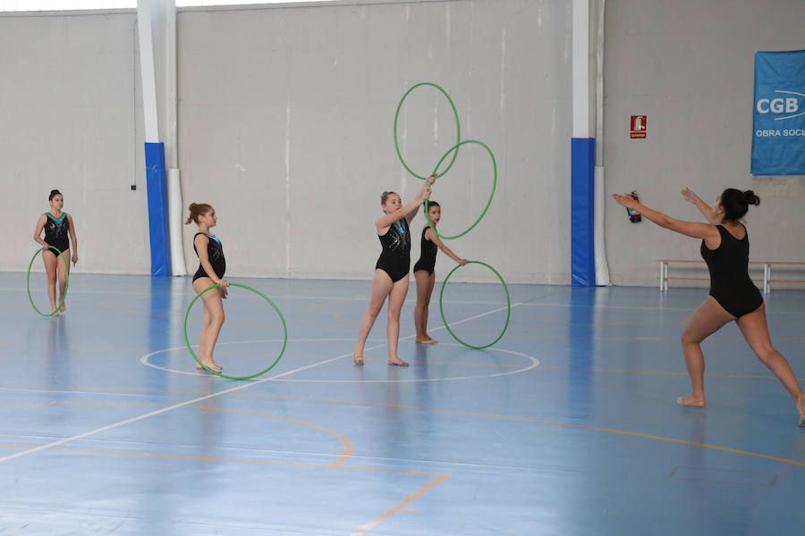 Ell Día de la Escuela Deportiva reunió en Aldeatejada a deportistas, entrenadores y padres para celebrar el fin de curso, disputándose partidos y competiciones lúdicas, una exhibición de gimnasia rítmica y la tradicional entrega de trofeos. 