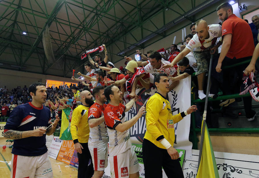 Fotos: Balonmano Nava a un paso del ascenso tras la victoria ante Alarcos (27-24)