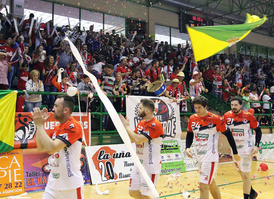 Fotos: Balonmano Nava a un paso del ascenso tras la victoria ante Alarcos (27-24)