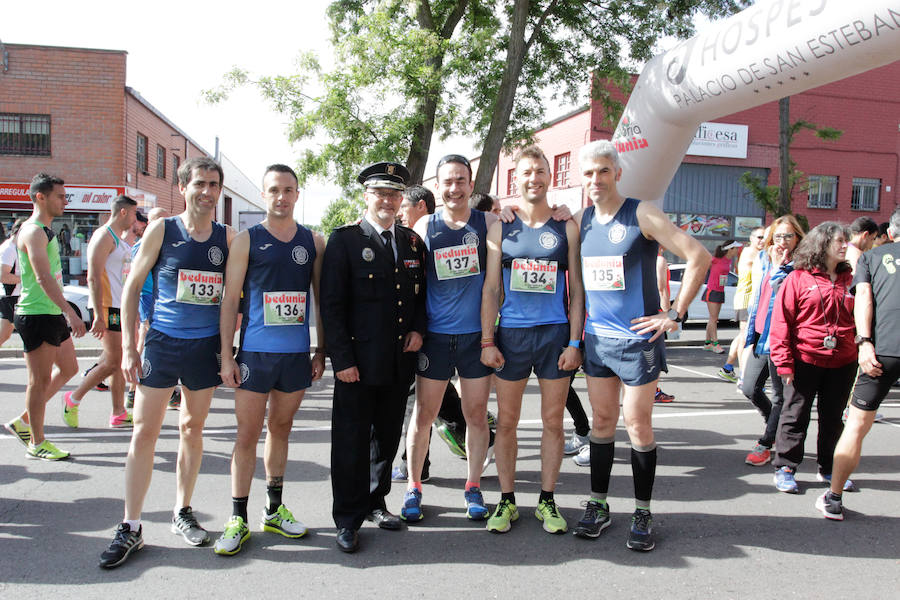El triatleta vasco Gorka Lucena y la salmantina Lourdes Lobato se han impuesto en el XXI Cross Policía Local de Salamanca que se ha celebrado sobre un recorrido de algo más de 9 kilómetros
