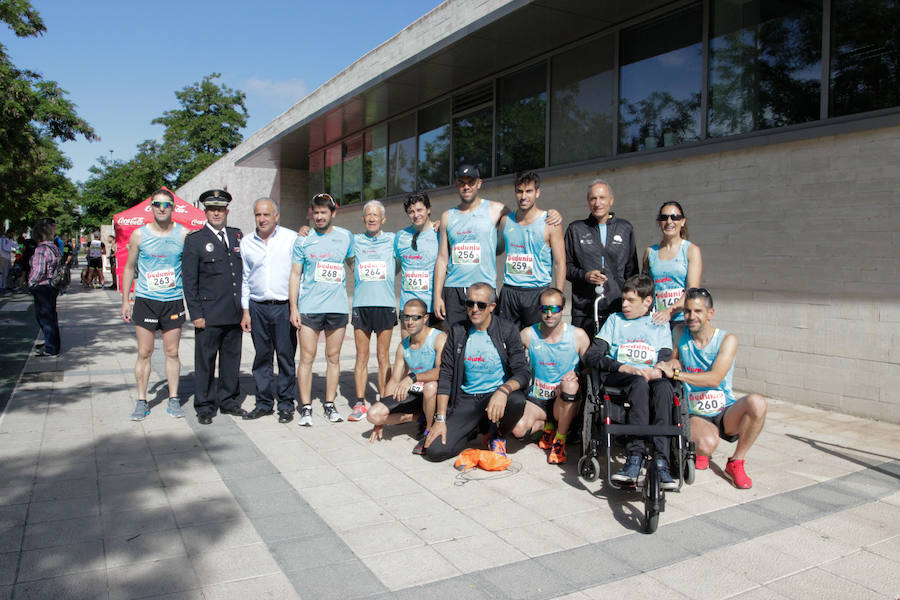 El triatleta vasco Gorka Lucena y la salmantina Lourdes Lobato se han impuesto en el XXI Cross Policía Local de Salamanca que se ha celebrado sobre un recorrido de algo más de 9 kilómetros