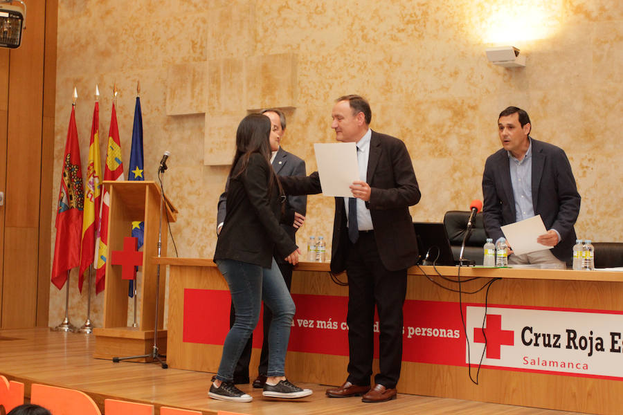 Fotos: Entrega de premios de la clausura de Cursos de Cruz Roja