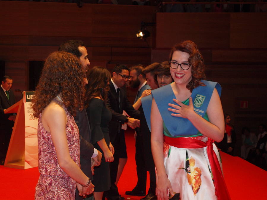 318 estudiantes de 17 titulaciones entre Grados y Másteres de la Universidad Europea Miguel de Cervantes (UEMC) de Valladolid, vivieron ayer con emoción la ceremonia de graduación. 
