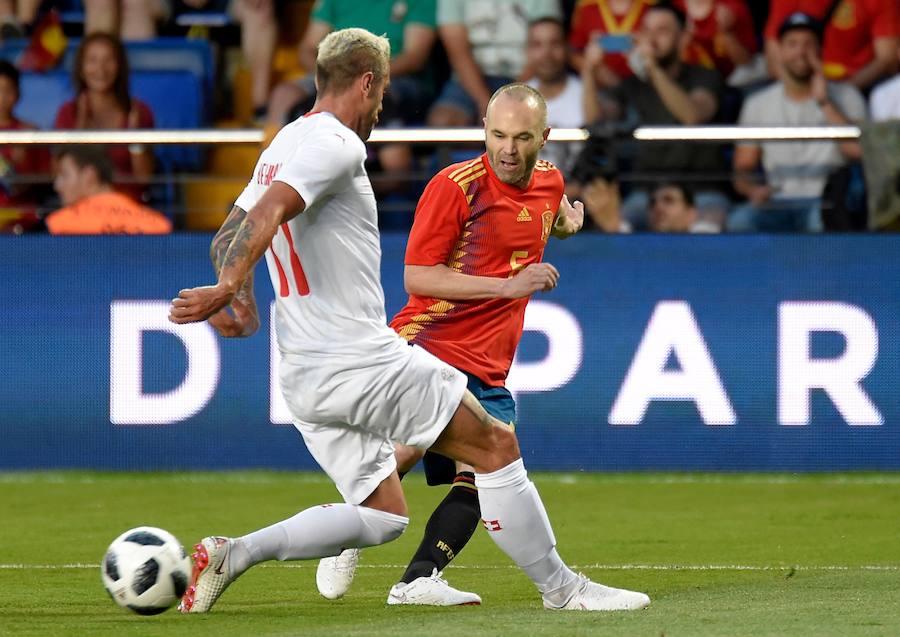 El Estadio de la Cerámica acoge este amistoso de preparación para el Mundial, competición en la que España debutará el viernes 15 ante Portugal, mientras que Suiza tendrá que esperar dos días más para enfrentarse a su primer rival, la Brasil de Neymar.