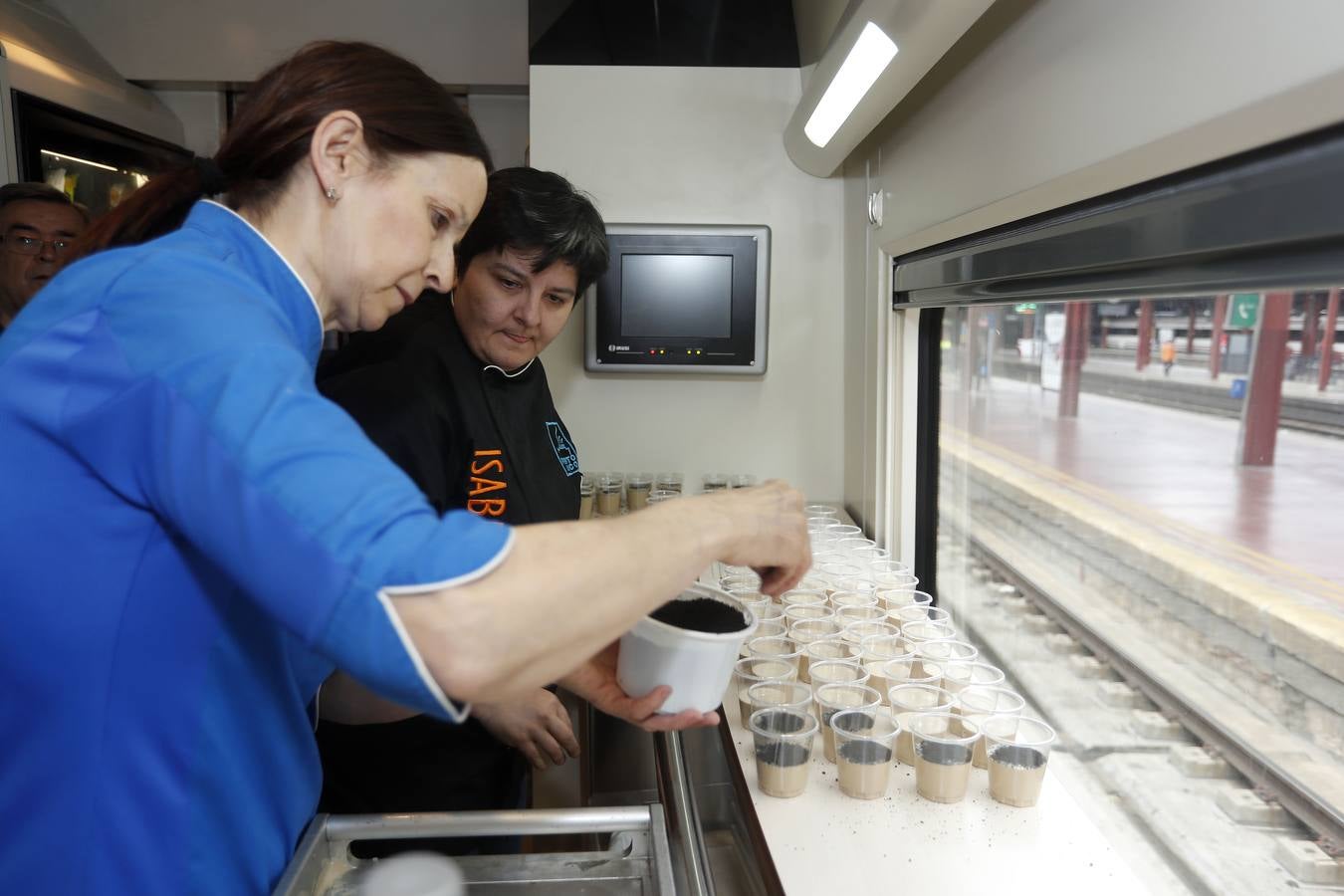 En un Avant con destino a Madrid-Chamartín, el equipo ofreció una degustaciónde pinchos a bordo