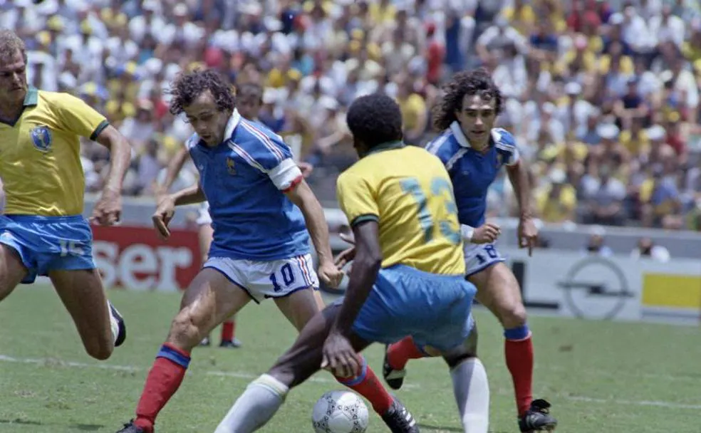 Platini, en el partido contra Brasil del Mundial de 1986.