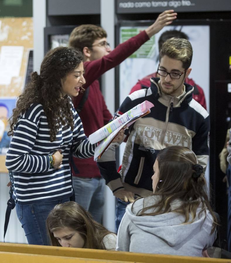 La prueba de acceso a la Universidad que desde esta semana realizarán cerca de 300.000 estudiantes en toda España, 3.929 del distrito de la Universidad de Valladolid (Valladolid, Segovia. Soria y Palencia), se examinarán desde hoy y hasta el día 7