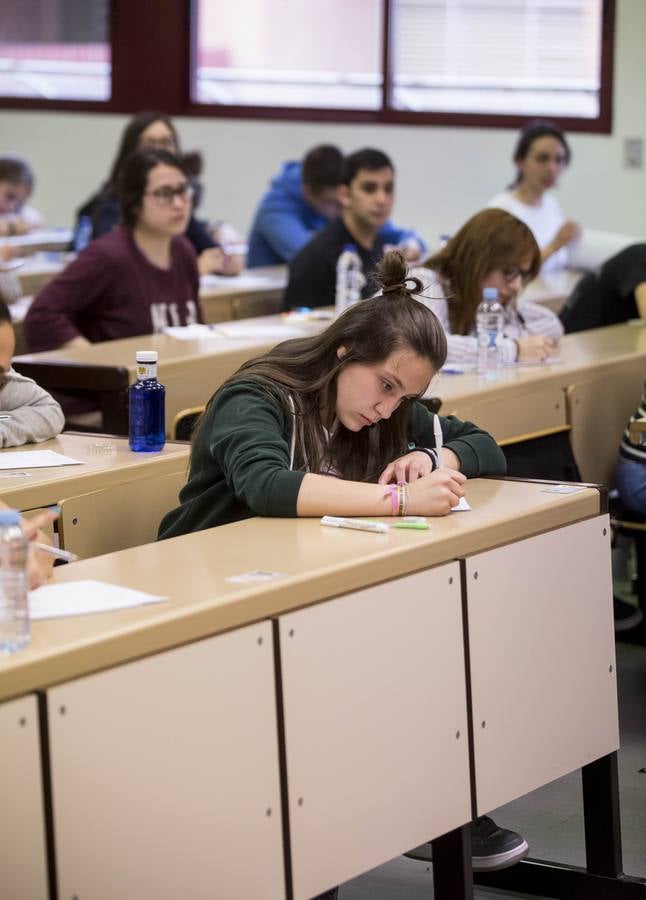 La prueba de acceso a la Universidad que desde esta semana realizarán cerca de 300.000 estudiantes en toda España, 3.929 del distrito de la Universidad de Valladolid (Valladolid, Segovia. Soria y Palencia), se examinarán desde hoy y hasta el día 7