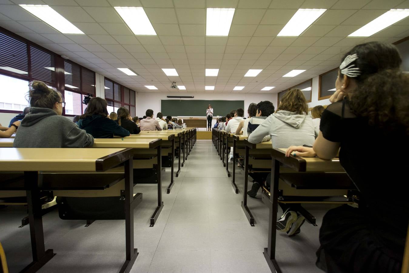 La prueba de acceso a la Universidad que desde esta semana realizarán cerca de 300.000 estudiantes en toda España, 3.929 del distrito de la Universidad de Valladolid (Valladolid, Segovia. Soria y Palencia), se examinarán desde hoy y hasta el día 7