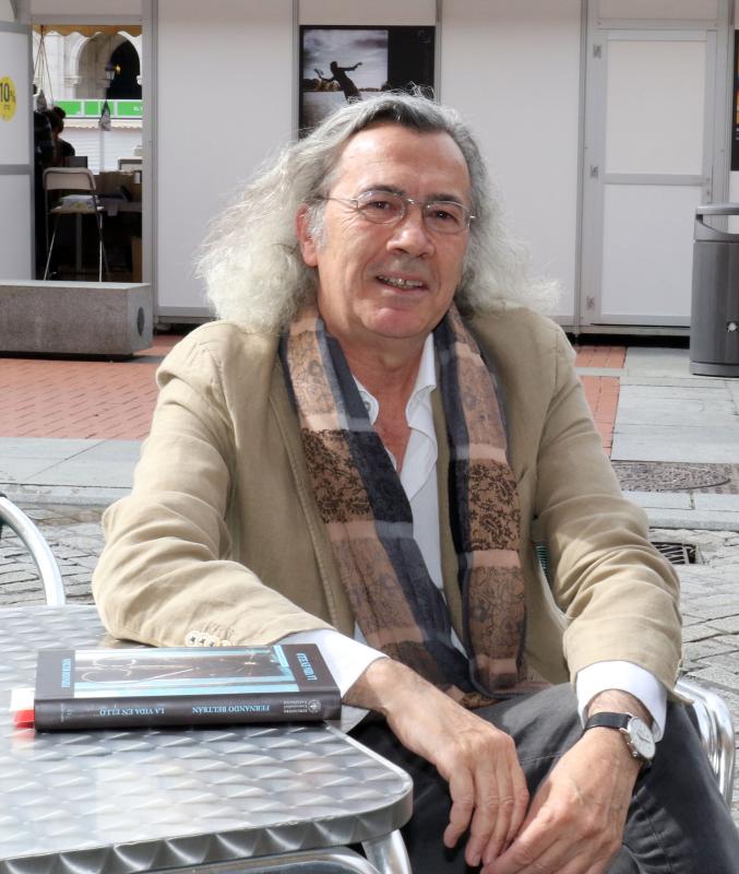 Fotos: Fernando Beltrán, Luis Mateo Díez y Agustín García Simón en la Feria del Libro de Valladolid