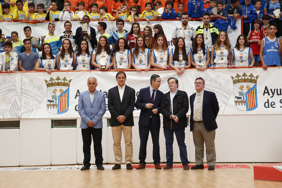 Han participado durante este curso más de 5.700 niños y niñas, de entre 4 y 18 años, de 57 centros y 14 clubes deportivos de la ciudad asociados a los colegios