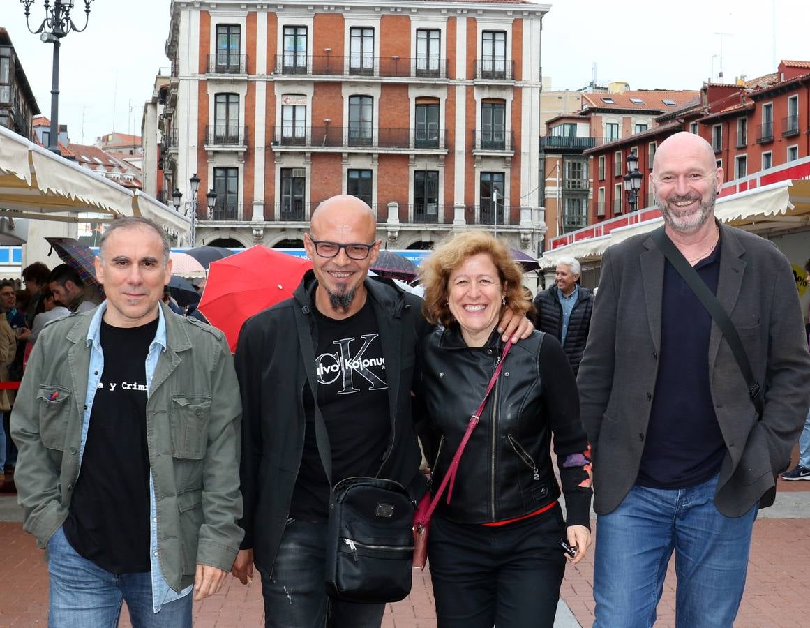 Fotos: María Dueñas, César Pérez Gellida y Salvador Robles en la Feria del Libro de Valladolid