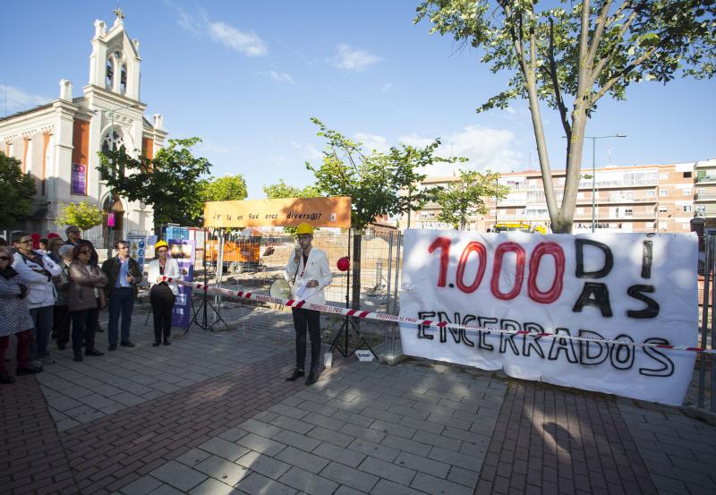 Fotos: Manifestación de vecinos de Pilarica por los 1.000 días que han pasado desde el cierre del paso a nivel