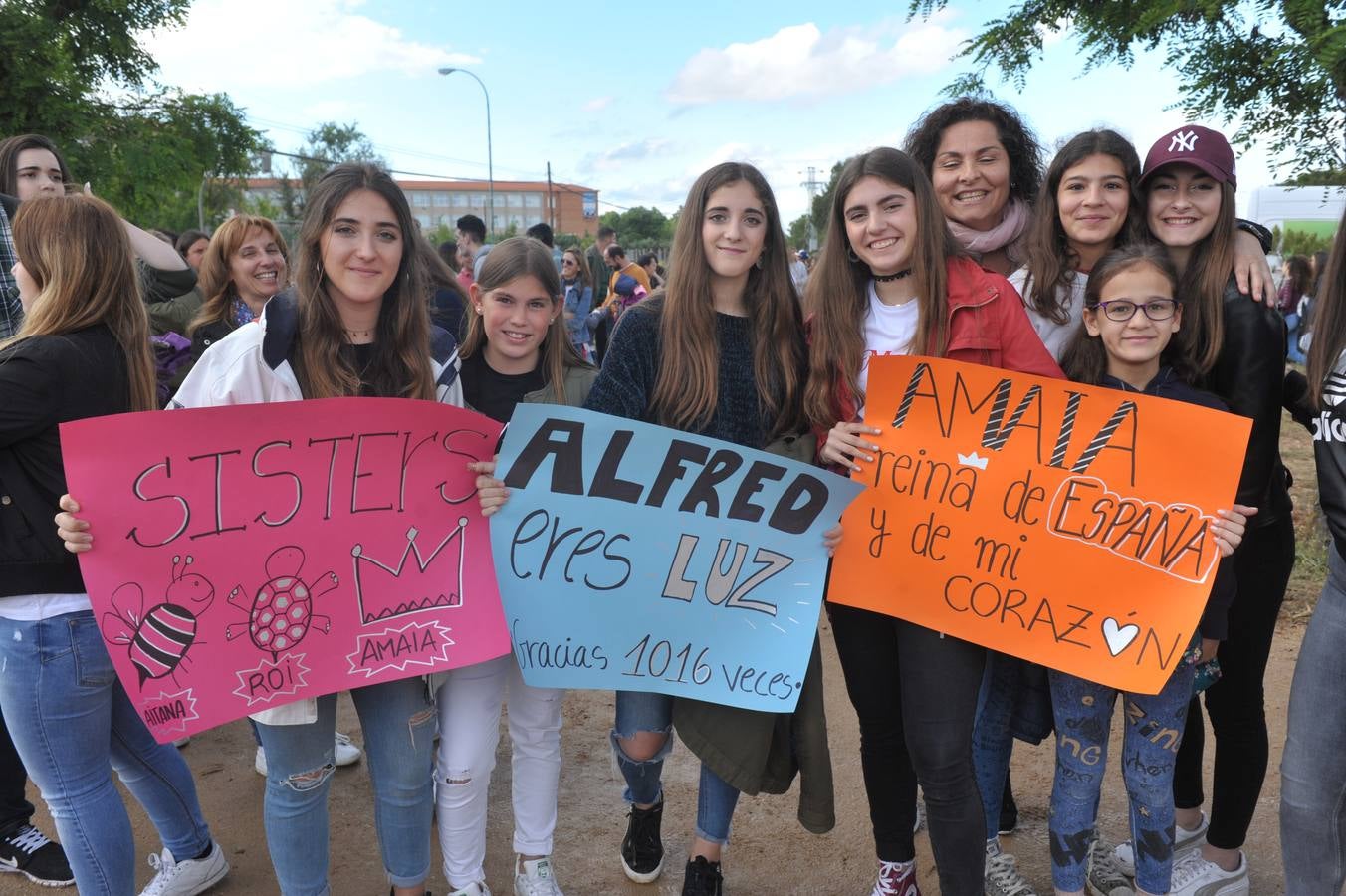 Fotos: Asistentes al concierto de Operación Triunfo en Valladolid (1/2)