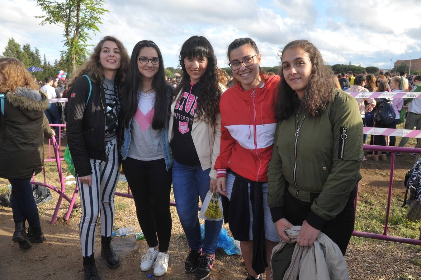 Fotos: Asistentes al concierto de Operación Triunfo en Valladolid (1/2)