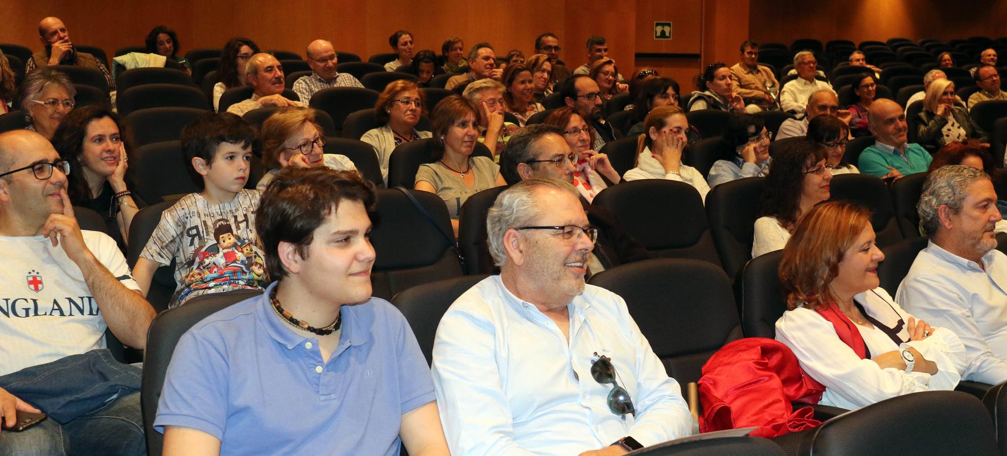 El finalista del Global Teacher Prize presentó su libro '¿Cuánto pesan las nubes?' en el Museo de la Ciencia de Valladolid