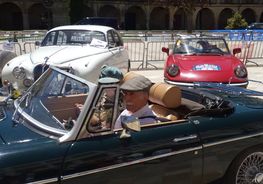 Fotos: Encuentro de coches cásicos en Aguilar