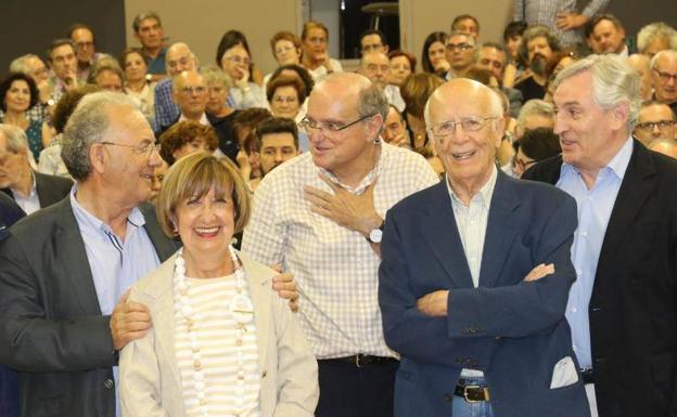 Agustín García Simón, Carmen Massa, Mauricio Jalón, Emilio Lledó y Luis Vega. 