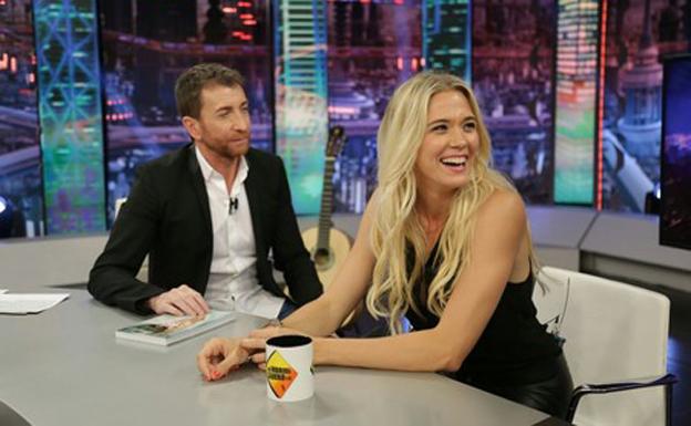 Pablo Motos con Patricia Montero en 'El Hormiguero'. 