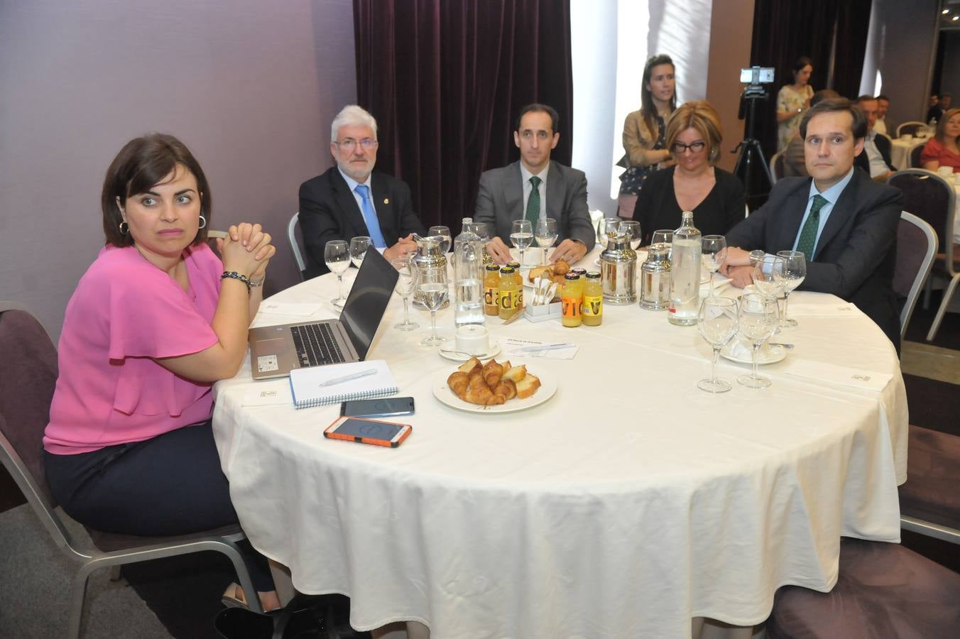 El experto aportó una visión global de las perspectivas de futuro a las que se enfrentarán los distintos agentes económicos y empresariales de cara a los próximos años