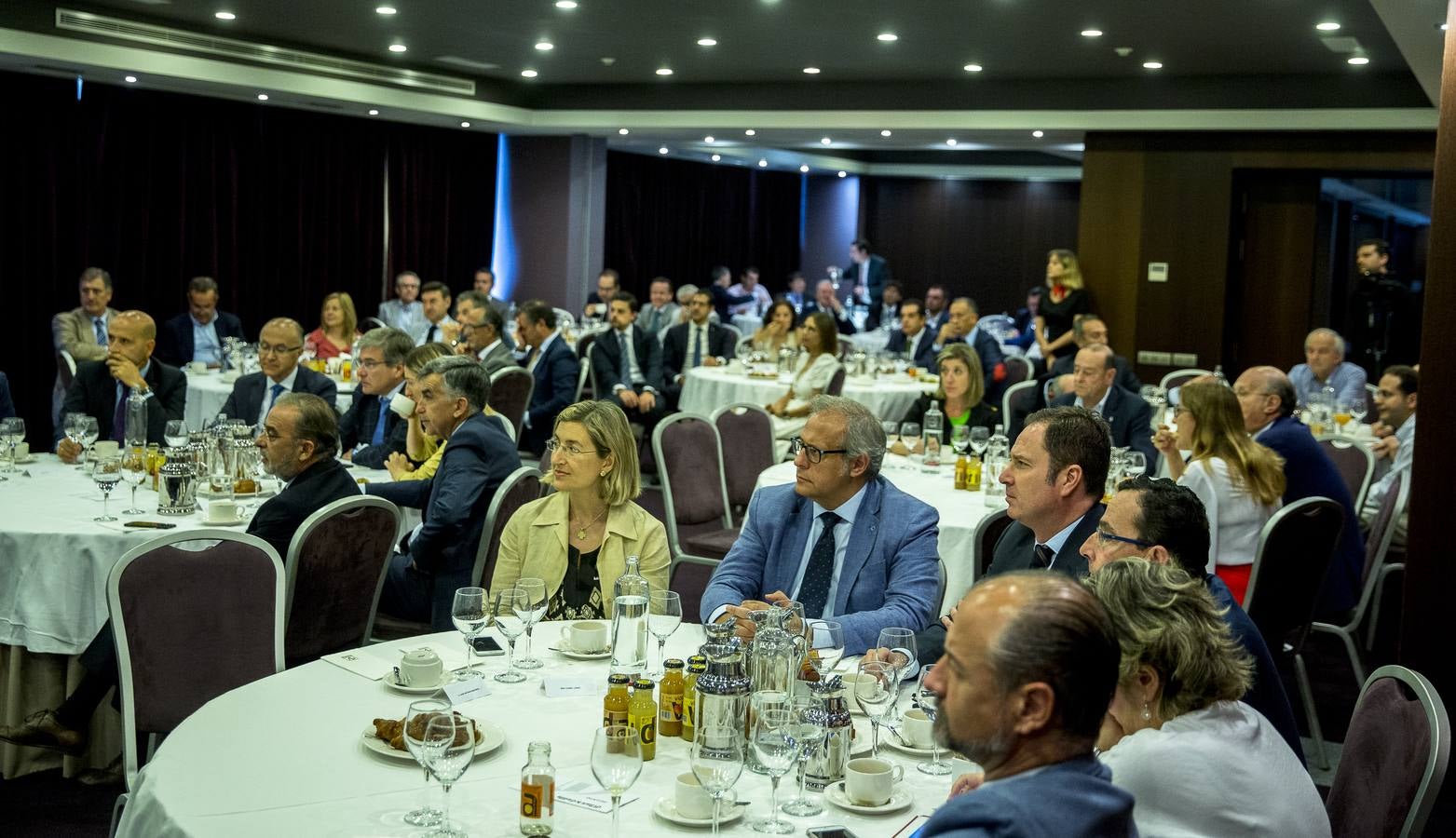 El experto aportó una visión global de las perspectivas de futuro a las que se enfrentarán los distintos agentes económicos y empresariales de cara a los próximos años