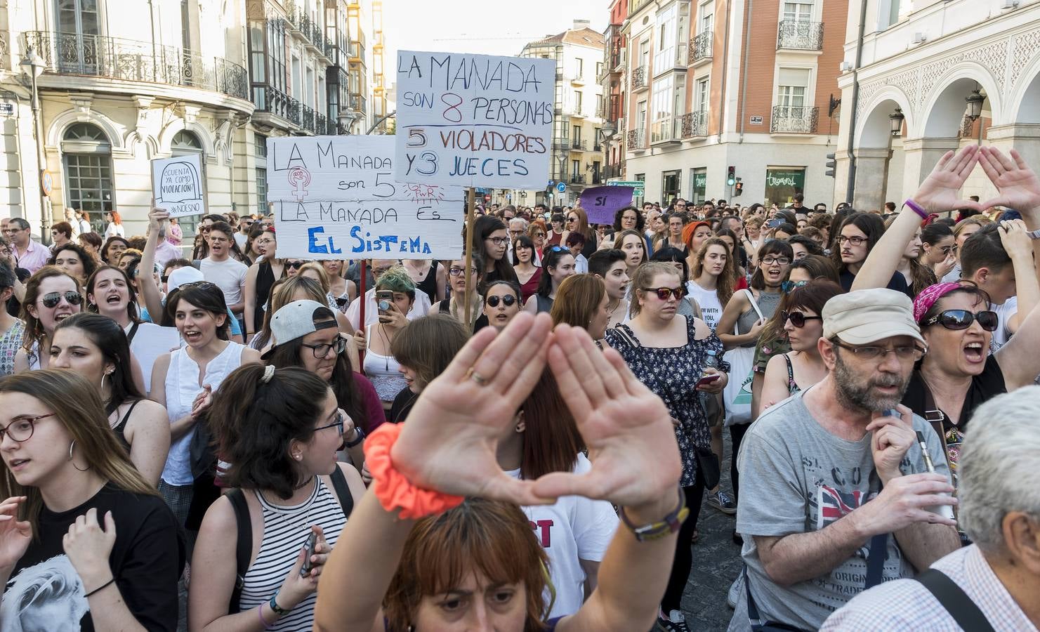 Fotos: Manifestación en Valladolid contra la puesta en libertad provisional de La Manada