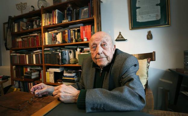 El escritor abulense afincado en Alcazarén (Valladolid), José Jiménez Lozano