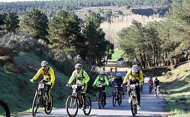 Participantes en una marcha cicloturista. 