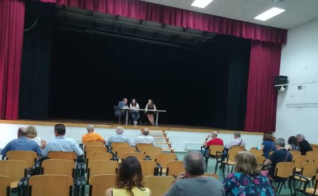 Los afectados por el cierre de iDental en Salamanca crean una plataforma